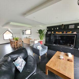 Maison individuelle 2015 | Grand garage | Terrain 861 m²
