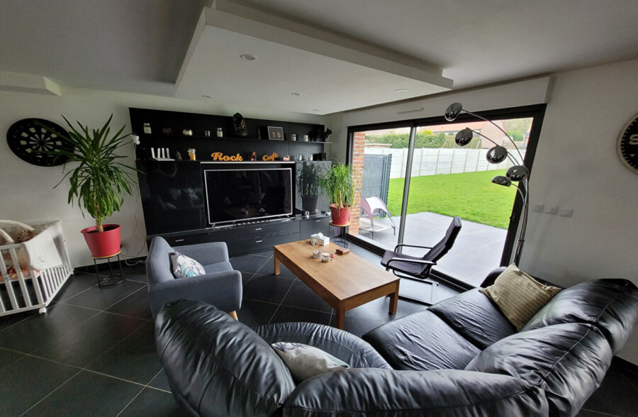 Maison individuelle 2015 | Grand garage | Terrain 861 m²