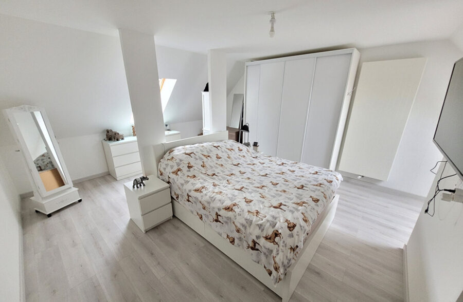 Maison individuelle 2015 | Grand garage | Terrain 861 m²