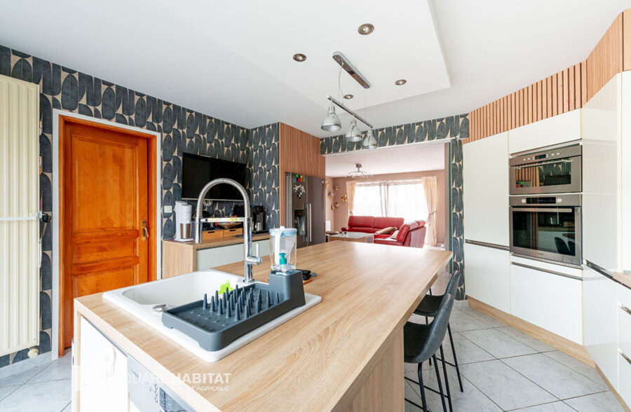 Maison individuelle sur 2752 m²  avec piscine