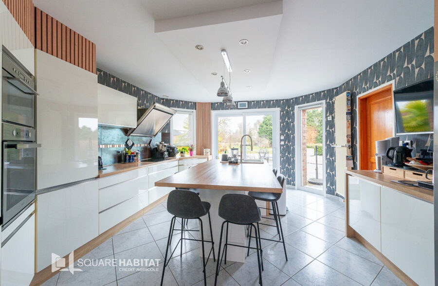 Maison individuelle sur 2752 m²  avec piscine