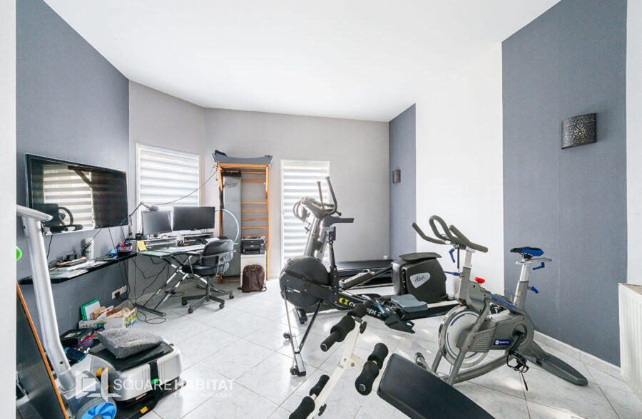 Maison individuelle sur 2752 m²  avec piscine