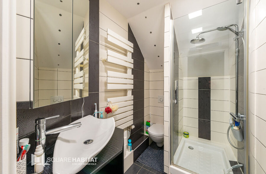 Maison individuelle sur 2752 m²  avec piscine
