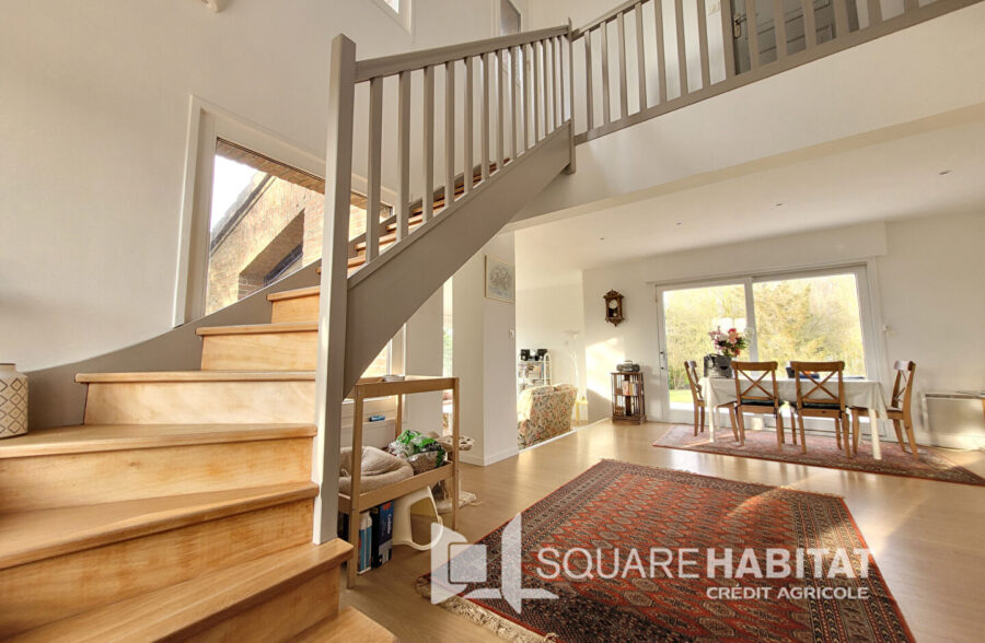 Maison d’architecte semi plain pied 4 Chambres  Sous compromis 