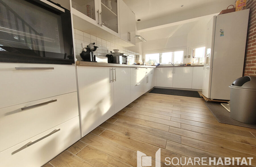 Maison d’architecte semi plain pied 4 Chambres  Sous compromis 