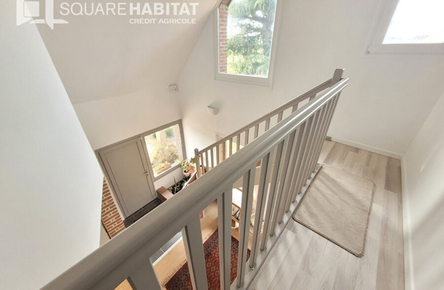 Maison d’architecte semi plain pied 4 Chambres  Sous compromis 