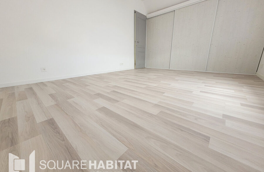Maison d’architecte semi plain pied 4 Chambres  Sous compromis 