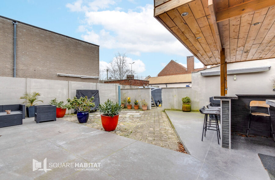 Maison Tourcoing 160M2 double entrée  idéal artisans et commerçants.