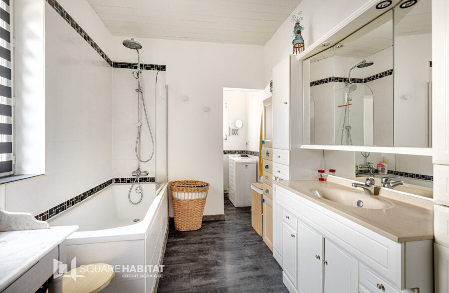 Croix, Maison de132 m2, 4 chambres et jardin  Sous compromis 