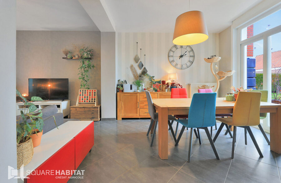 Charmante maison rénovée à Steenbecque – 4 chambres, 1 bureau, jardin, cave, grenier, dépendance et garage !