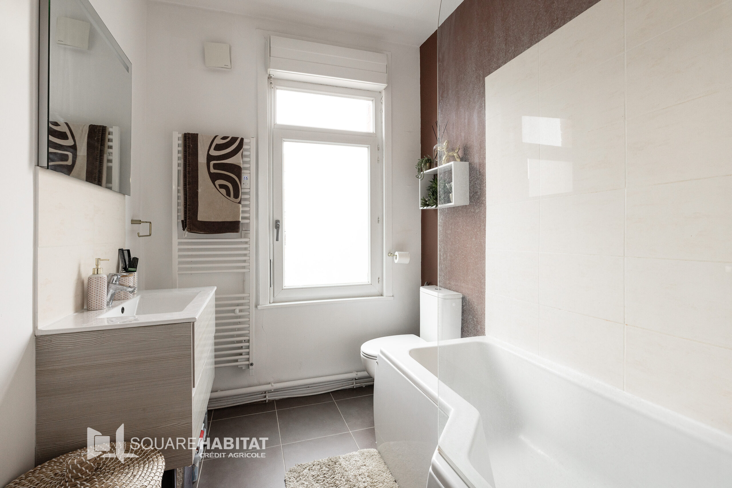 MAISON BOURGEOISE – 3 CHAMBRES – JARDIN – STATIONNEMENT
