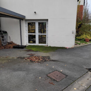 local commercial avec bureaux – hangar et parking