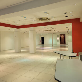 Local commercial 240 m²
