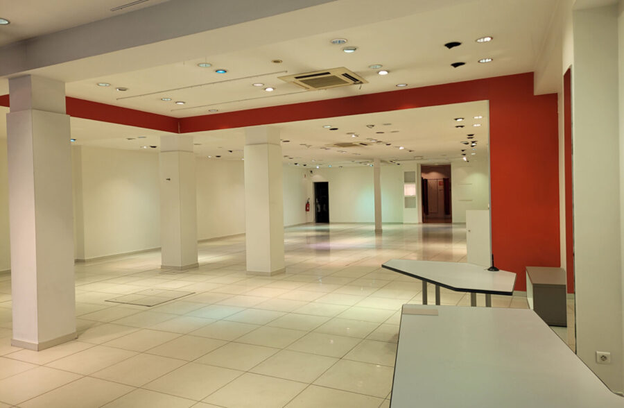 Local commercial 240 m²