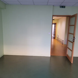 Local commercial 140 m²