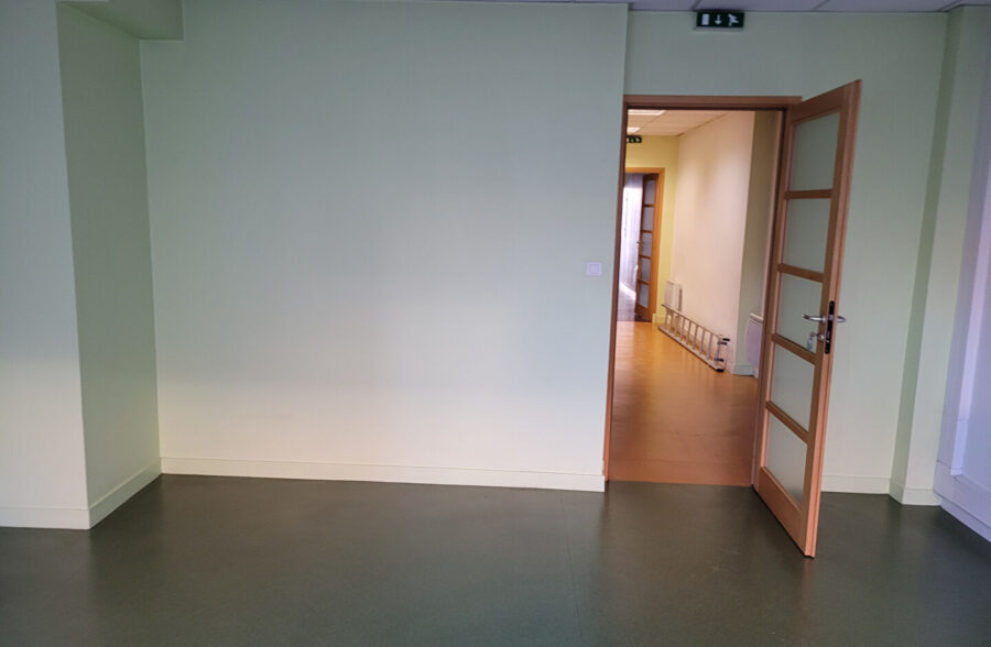 Local commercial 140 m²