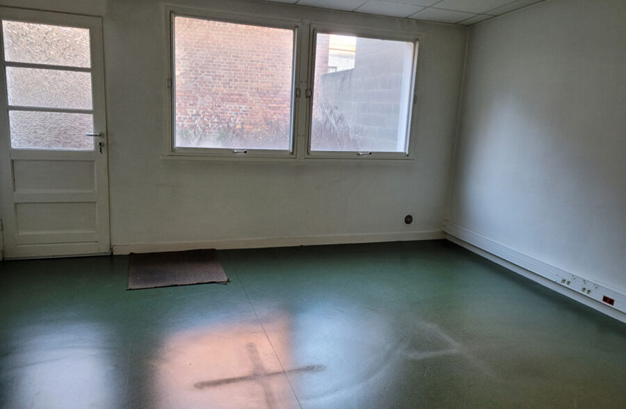 Local commercial 140 m²