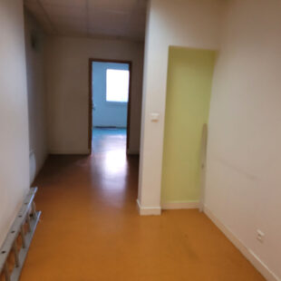 Local commercial 140 m²