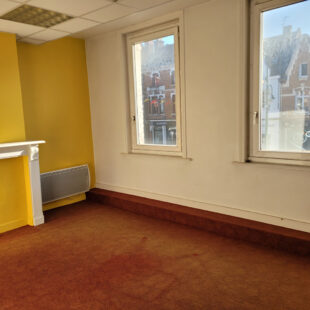 Local commercial 140 m²