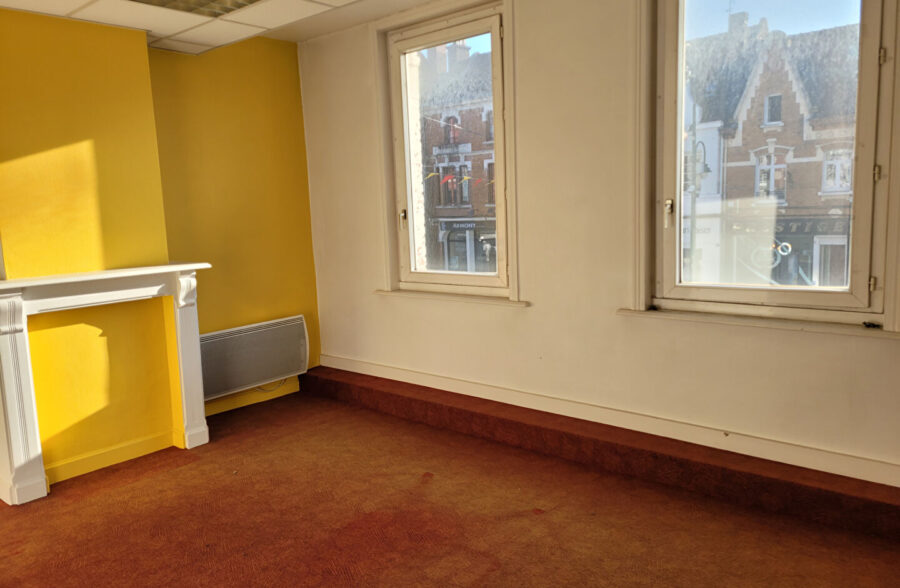 Local commercial 140 m²
