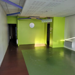 Local commercial 140 m²
