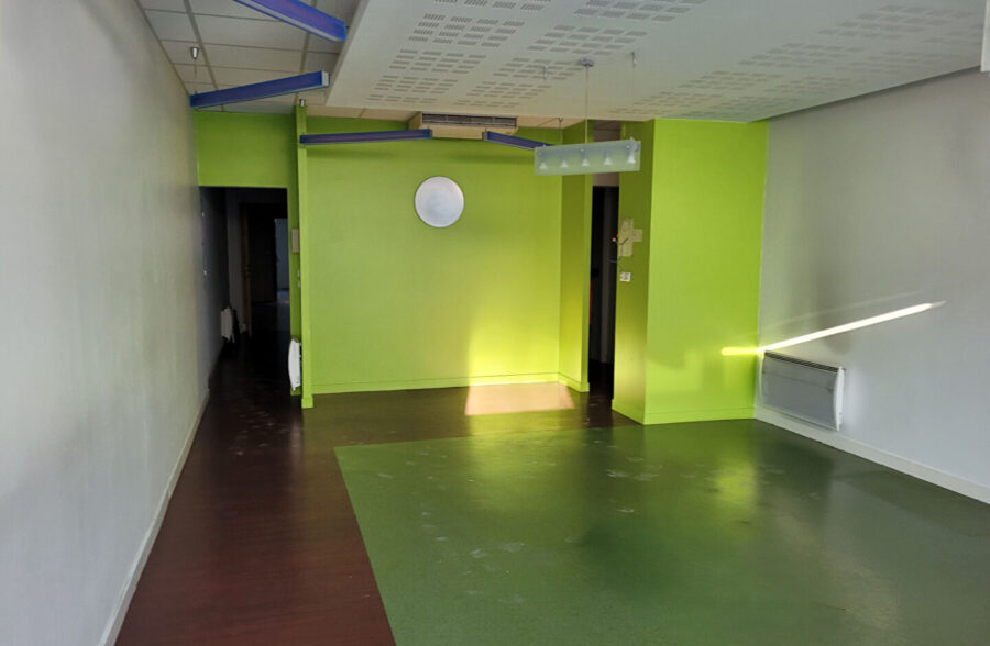 Local commercial 140 m²