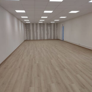 Local commercial 200 m²