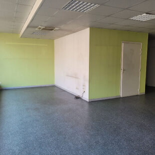 Local commercial 200 m²