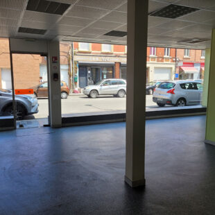 Local commercial 200 m²