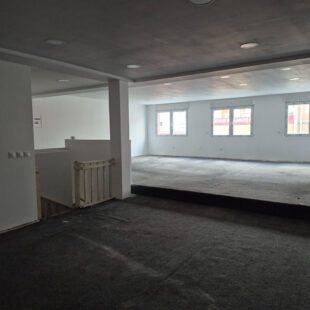 Local commercial 200 m²