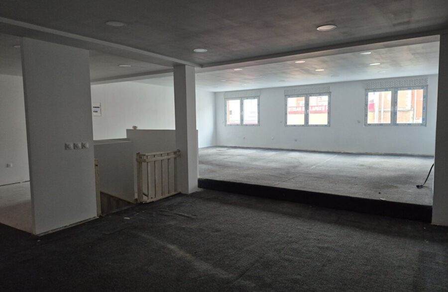 Local commercial 200 m²