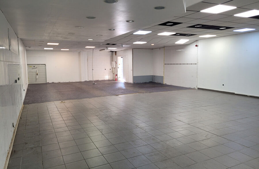 Local commercial 159 m²