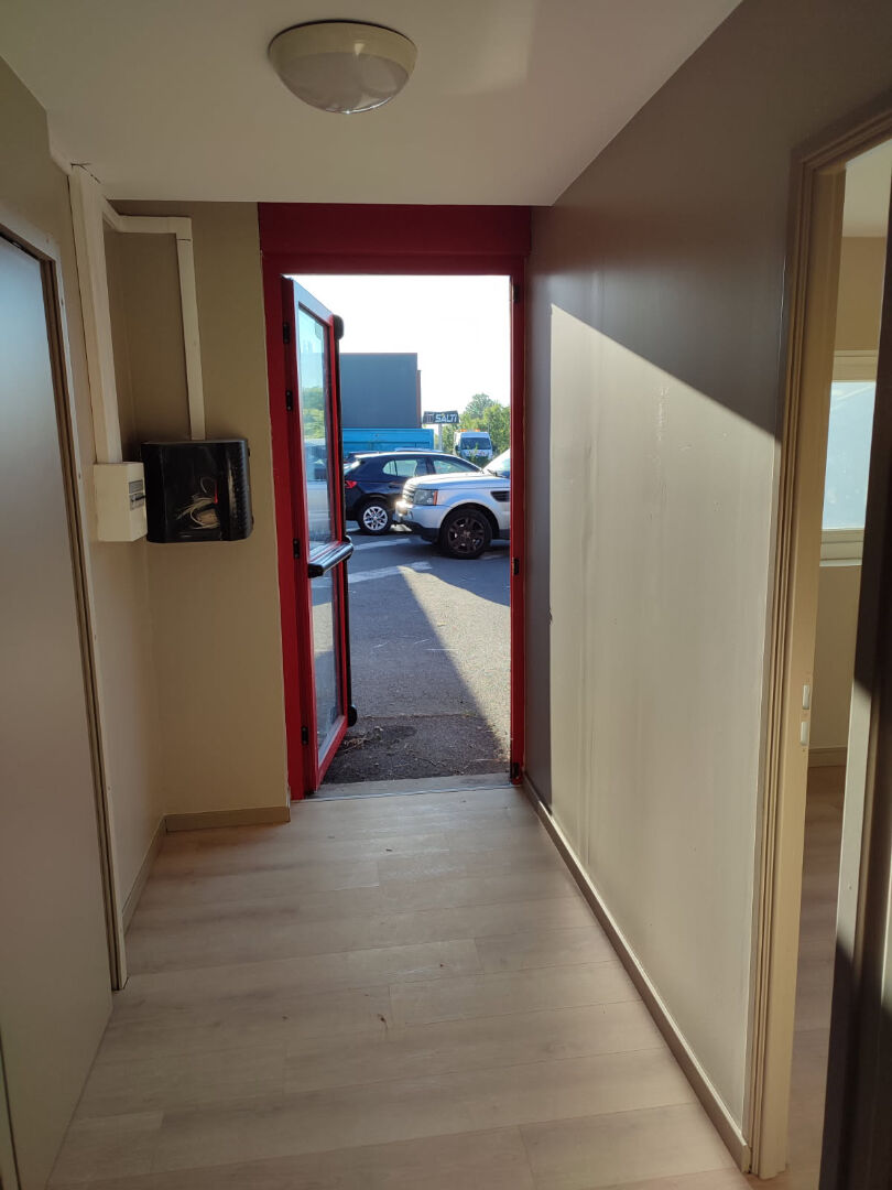 Local d’activité 240 m²