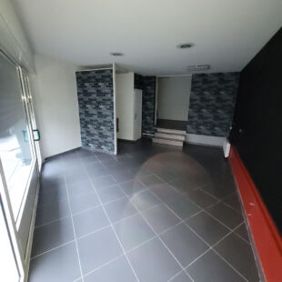 Local commercial  1 pièce(s) 40 m2