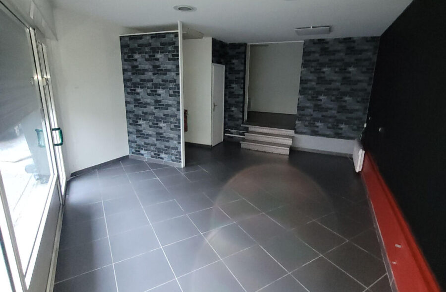 Local commercial  1 pièce(s) 40 m2