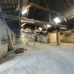 Entrepôt – Hangar 330 m²
