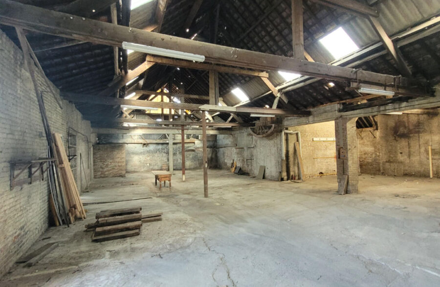Entrepôt – Hangar 330 m²