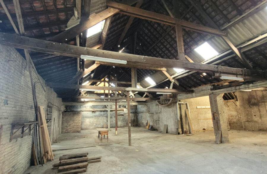 Entrepôt – Hangar 330 m²