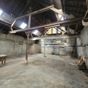 Entrepôt – Hangar 330 m²