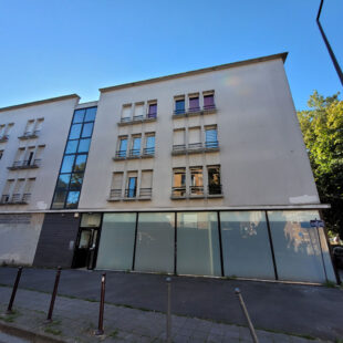 Local professionnel 130 m²
