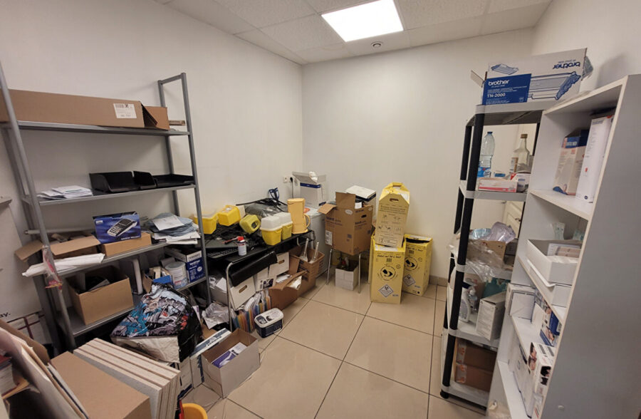 Local professionnel 130 m²