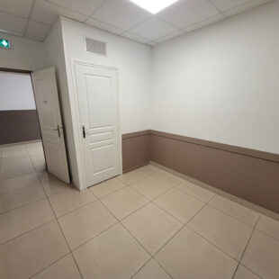 Local professionnel 130 m²