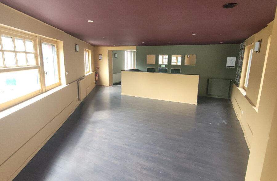 Local commercial 240 m²