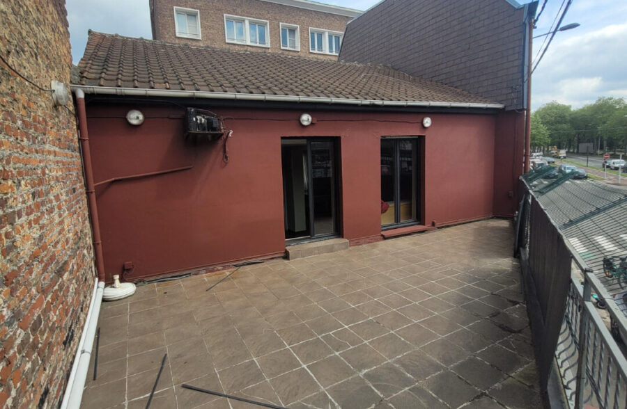 Local commercial 240 m²