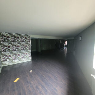 Local commercial 240 m²