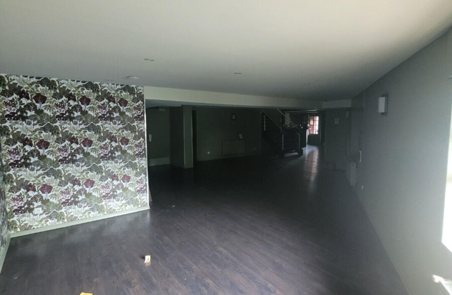 Local commercial 240 m²