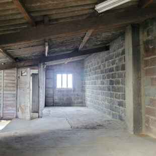 MAISON + HANGAR ET DEPENDANCES
