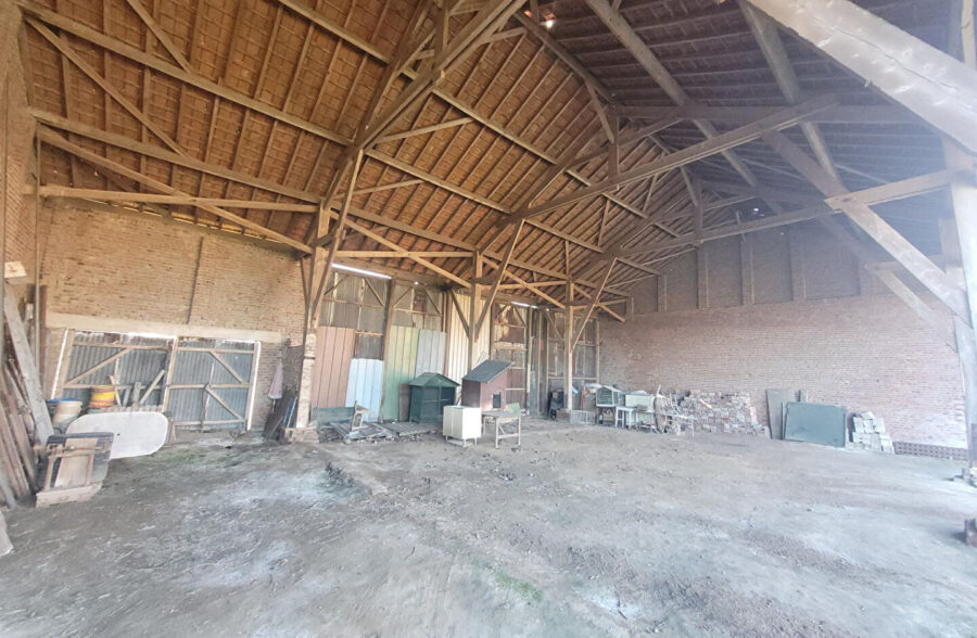 Hangar avec pature