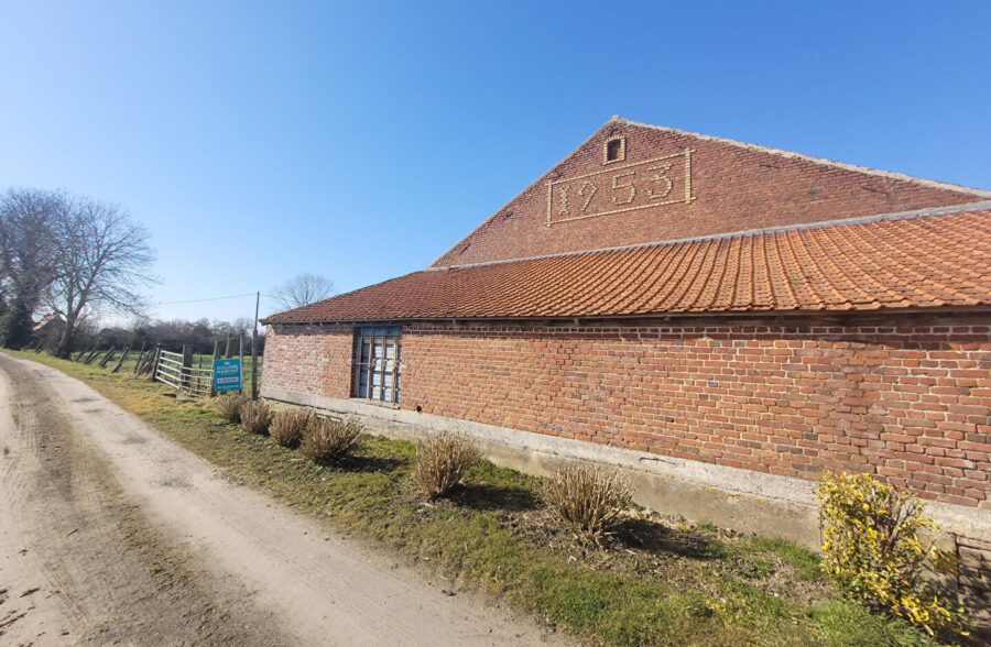 Hangar avec pature