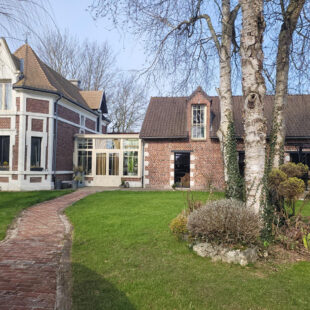 Maison  8 pièce(s) 320 m2